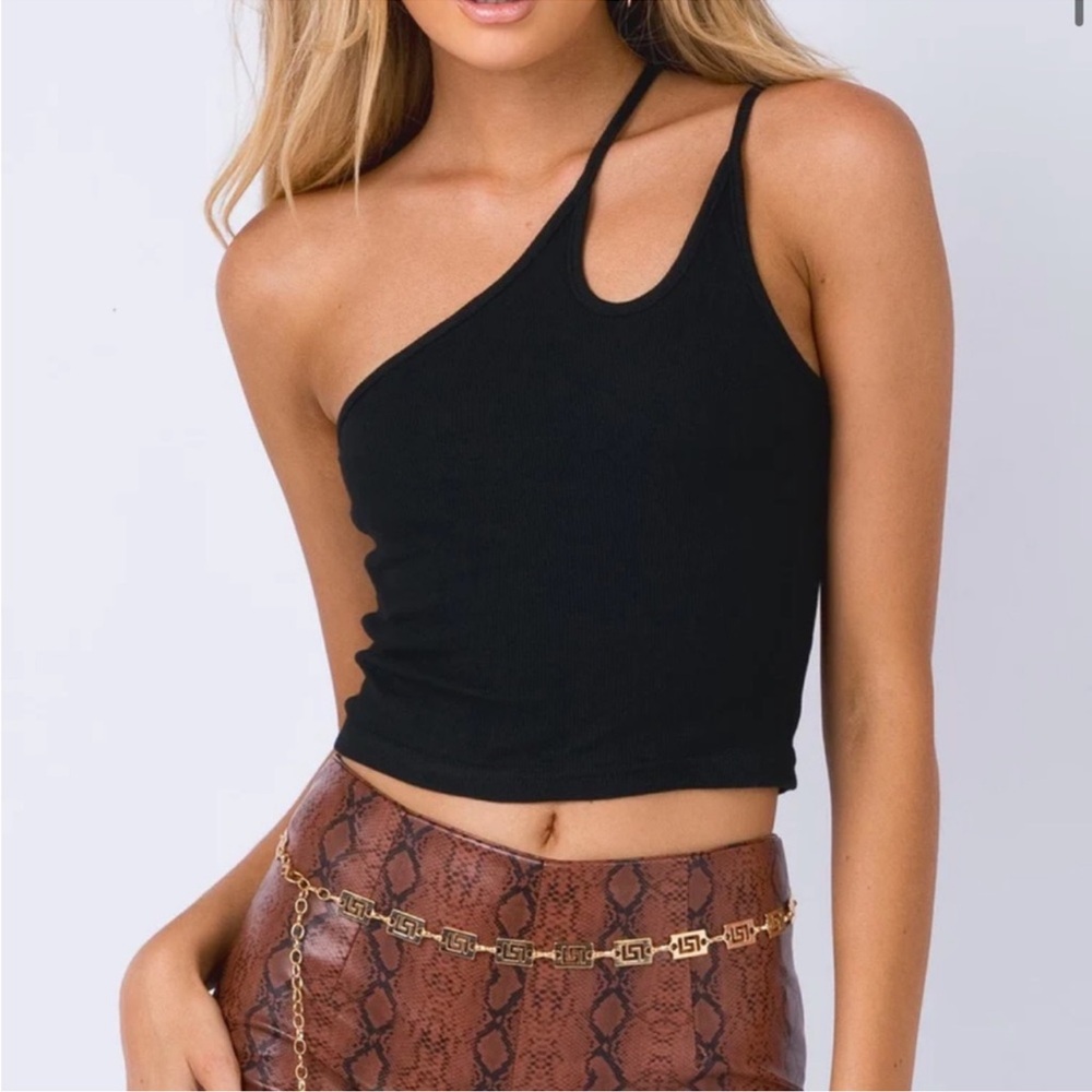 Black One-Shoulder Top